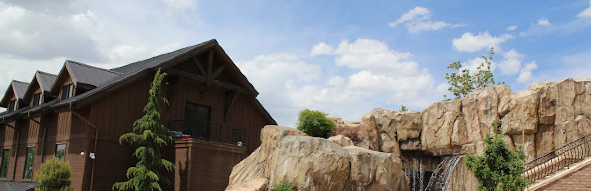 contact breadcrumb hero